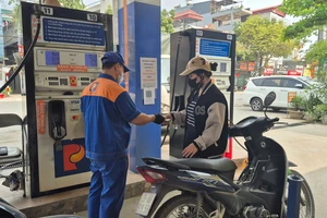 Đêm 19-3, giá xăng dầu lại tăng, A95 đã vượt 30.000 đồng/lít