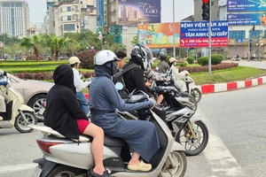 Nắng nóng gay gắt, miền Trung có nơi 42 độ C