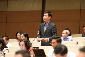 Tình trạng người bán nhà đất ‘mắc kẹt’ vì hợp đồng đặt cọc công chứng vào nghị trường Quốc hội