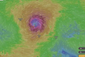 Bão Sinlaku đang mạnh lên siêu bão, rất hiếm gặp trong tháng 4