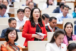 Đại biểu: Đề nghị nghiêm cấm xếp chương trình học liên kết xen kẽ giờ học chính khóa