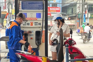 Giá xăng dầu ngày 7-5: Dầu diesel giảm còn hơn 27.000 đồng/lít