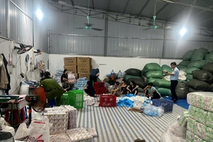 Phát hiện xưởng sản xuất băng vệ sinh giả quy mô lớn ở Hưng Yên