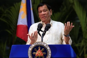 Ông Duterte tin TQ không xây dựng ở Scarborough