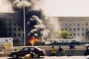 Ảnh Lầu Năm Góc tan hoang sau vụ khủng bố 11-9