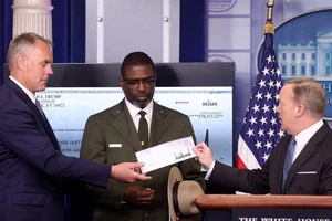 Ông Trump quyên góp toàn bộ quý lương đầu tiên