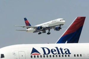 Ngăn ẩu đả, phi công tát nữ hành khách