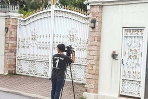 Cảnh sát phong tỏa nhà bà Yingluck chờ lệnh khám xét