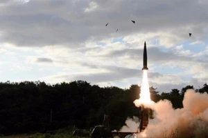 Hàn Quốc phóng 2 tên lửa đáp trả Triều Tiên