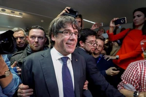 Cựu thủ hiến Catalonia bất ngờ chấp nhận bầu cử sớm