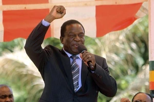 Cựu ‘phó tướng’ đòi Tổng thống Zimbabwe từ chức ngay