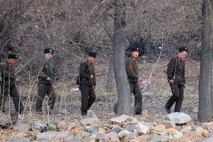 Nhà khoa học Triều Tiên tự tử bằng thuốc độc