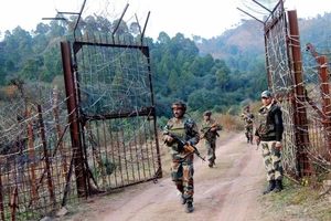 Ấn Độ chi hơn nửa tỉ đô mua súng bảo vệ biên giới