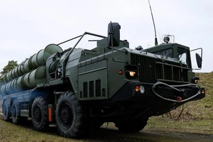 Nga chuyển giao tổ hợp tên lửa S-400 cho Trung Quốc
