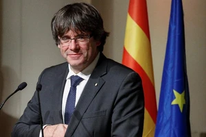 Vắng cựu thủ hiến, Catalonia hoãn bỏ phiếu