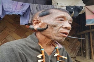 Phóng sự ảnh: Giáp mặt những chiến binh săn đầu người 