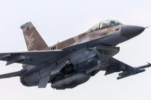Syria tuyên bố bắn máy bay Israel 'vi phạm không phận'