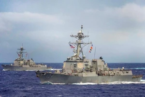 Mỹ điều hai khu trục hạm tới tuần tra biển Đông