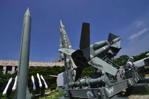 Hàn Quốc thử tên lửa bắn tới gần biên giới Trung Quốc