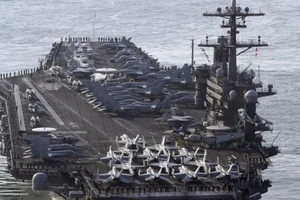 USS Carl Vinson qua biển Đông 'hội quân' tàu chiến Nhật
