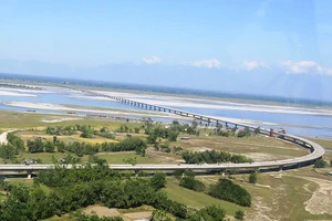 Ấn Độ xây xong cầu chiến lược sát biên giới Trung Quốc