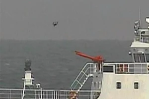 Nhật điều F-15 chặn tàu, máy bay Trung Quốc