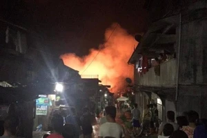 Ảnh: 500 tay súng IS tràn vào thành phố Philippines