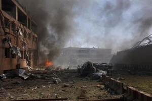 Đánh bom đẫm máu Kabul: Thương vong hơn 400 người