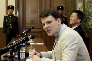 Triều Tiên bất ngờ thả công dân Mỹ sau 17 tháng tù giam