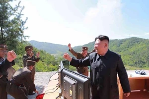Ông Kim Jong-un: ICBM là quà quốc khánh Mỹ