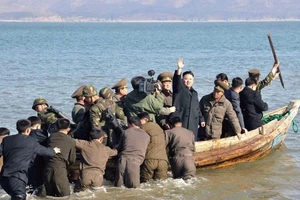 Ai giúp Triều Tiên vượt ‘sóng to gió lớn’ hơn 20 năm?