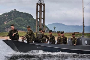 Báo Mỹ: TQ bất ngờ tăng phòng thủ biên giới Triều Tiên