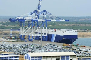 Sri Lanka cho Trung Quốc thuê cảng biển trong 99 năm