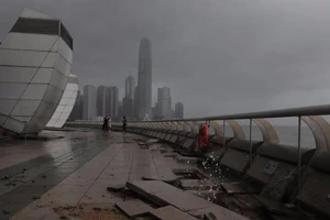 Bão Hato tràn vào Hong Kong và Macau: 12 người chết