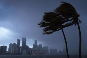 Sau Mỹ, Đài Loan sơ tán dân vì sắp hứng bão lớn