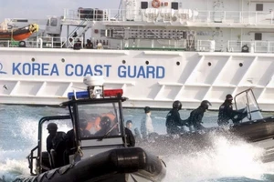 Tàu Hàn Quốc bắn 249 phát đạn, đuổi tàu cá Trung Quốc