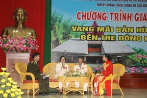 'Vang mãi bản hùng ca Bến Tre Đồng Khởi'