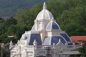 Điều tra tin đồn chủ nhiệm UBKT Sơn La có ‘lâu đài’