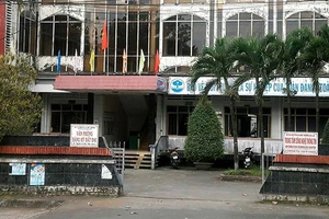 Kiểm điểm cán bộ Sở TN&MT Gia Lai in sổ đỏ giả đi cầm