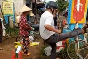 Trưởng công an đá hàng của dân: 'Tôi hành động hơi quá’