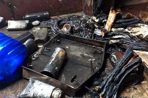 20 cảnh sát dập đám cháy cửa hàng gas