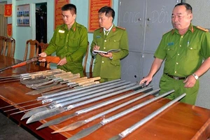 Nhóm thanh niên mang hung khí tông xe CS 113 để thoát 