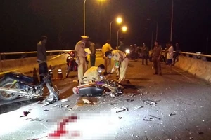 Tông xe kinh hoàng, 2 người chết, 1 người nguy kịch