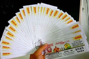 Phường ra vé số khuyến học, thị xã yêu cầu thu hồi