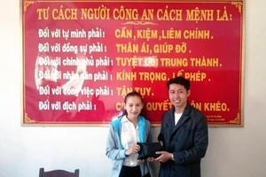 Chàng giáo viên mất việc trả gần trăm triệu cho khổ chủ