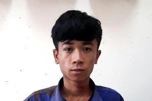 Nghi can bắn chết người yêu ở phòng trọ ra đầu thú