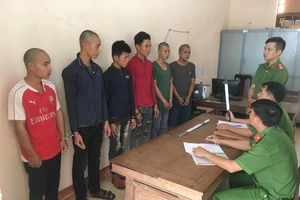 Khởi tố 6 thanh niên cướp tiền tài xế xe tải để đi nhậu