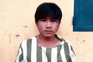 Khổ chủ truy đuổi 5 km bắt 2 tên trộm tivi