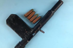 Cùng bạn vào rừng, 1 thợ săn tử vong với vết đạn ở ngực