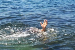 Quảng Ngãi: 5 người tắm biển, 2 người tử vong